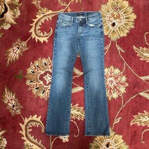 The cutest flare jeans